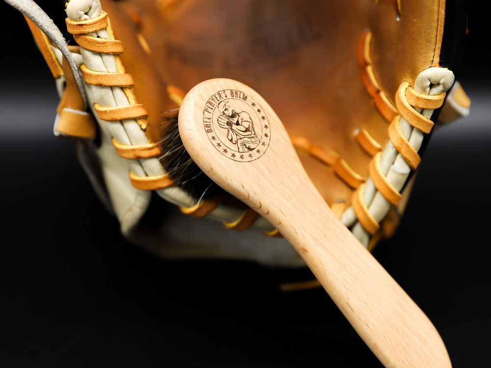BALL PLAYER'S BALM MEDIUM, ROUND BUFFING BRUSH