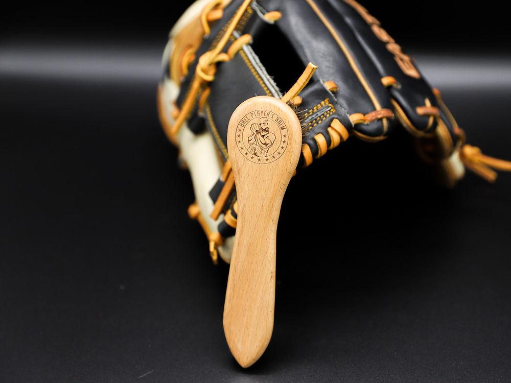 BALL PLAYER'S BALM MEDIUM, ROUND BUFFING BRUSH