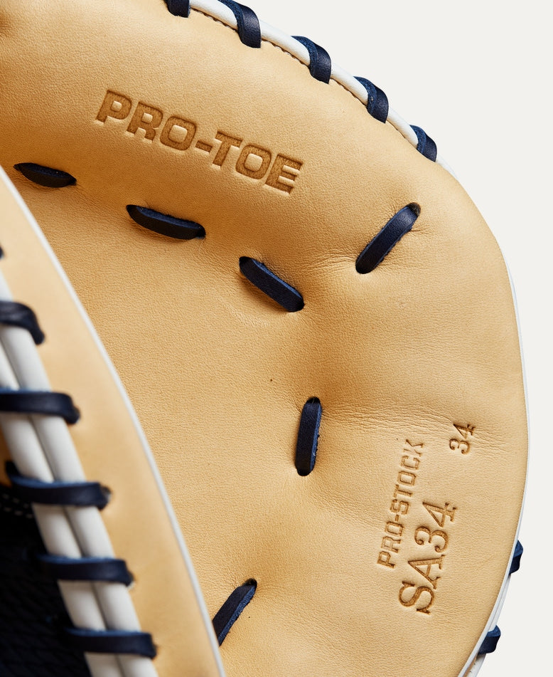 WILSON WINTER 2024 A2000® SA34SS 34” BASEBALL CATCHER'S MITT
