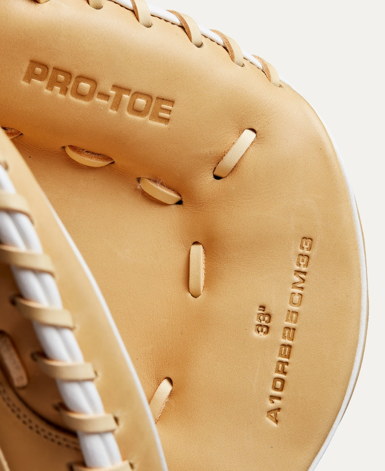 WILSON® A1000® CM33 33” BASEBALL CATCHER'S MITT