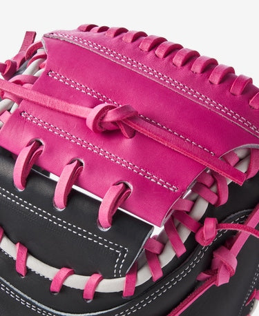 WILSON FALL 2024 A2K® M23 33.5” BASEBALL CATCHER'S MITT