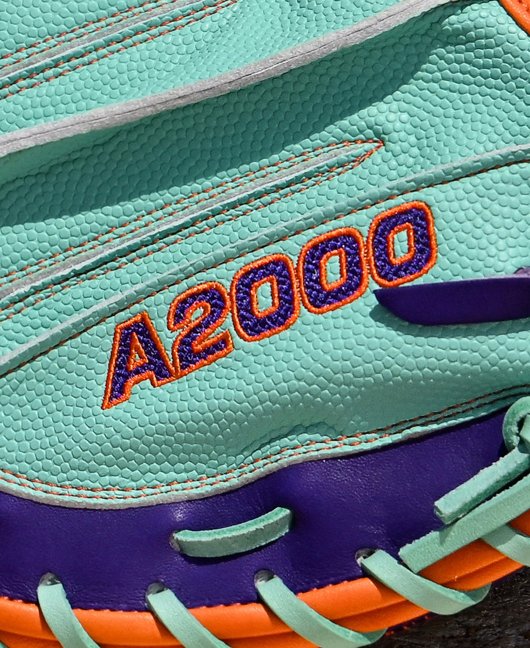 WILSON WINTER 2025 A2000® CM33SS 33” BASEBALL CATCHER'S MITT