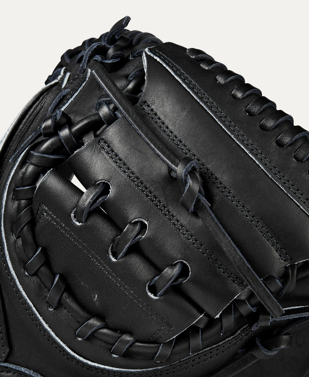2024 WILSON BASEBALL CLASSICS SERIES A2000 M23 33.5" BASEBALL CATCHER'S MITT