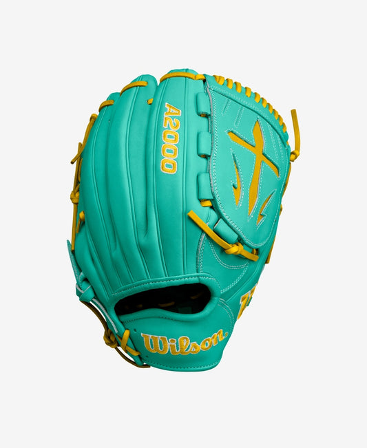 WILSON FALL 2024 A2000® B23 12” PITCHER'S BASEBALL GLOVE