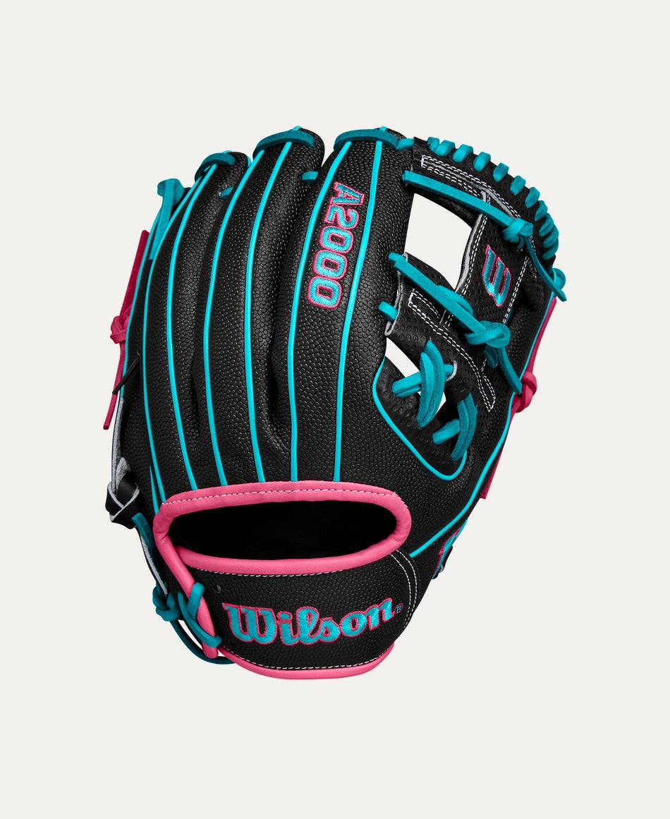 WILSON WINTER 2024 A2000® SC1786SS 11.5” INFIELD BASEBALL GLOVE
