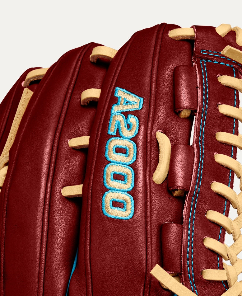 WILSON WINTER 2024 A2000® D33 11.75” PITCHER'S BASEBALL GLOVE