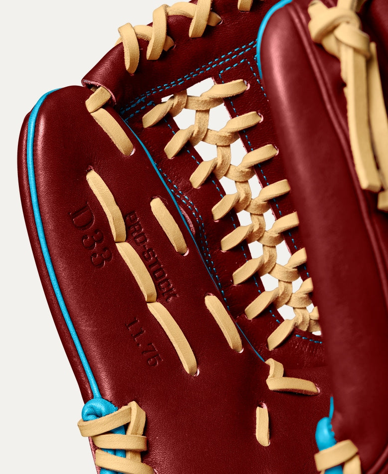 WILSON WINTER 2024 A2000® D33 11.75” PITCHER'S BASEBALL GLOVE