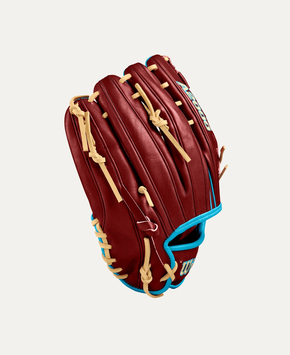 WILSON WINTER 2024 A2000® D33 11.75” PITCHER'S BASEBALL GLOVE