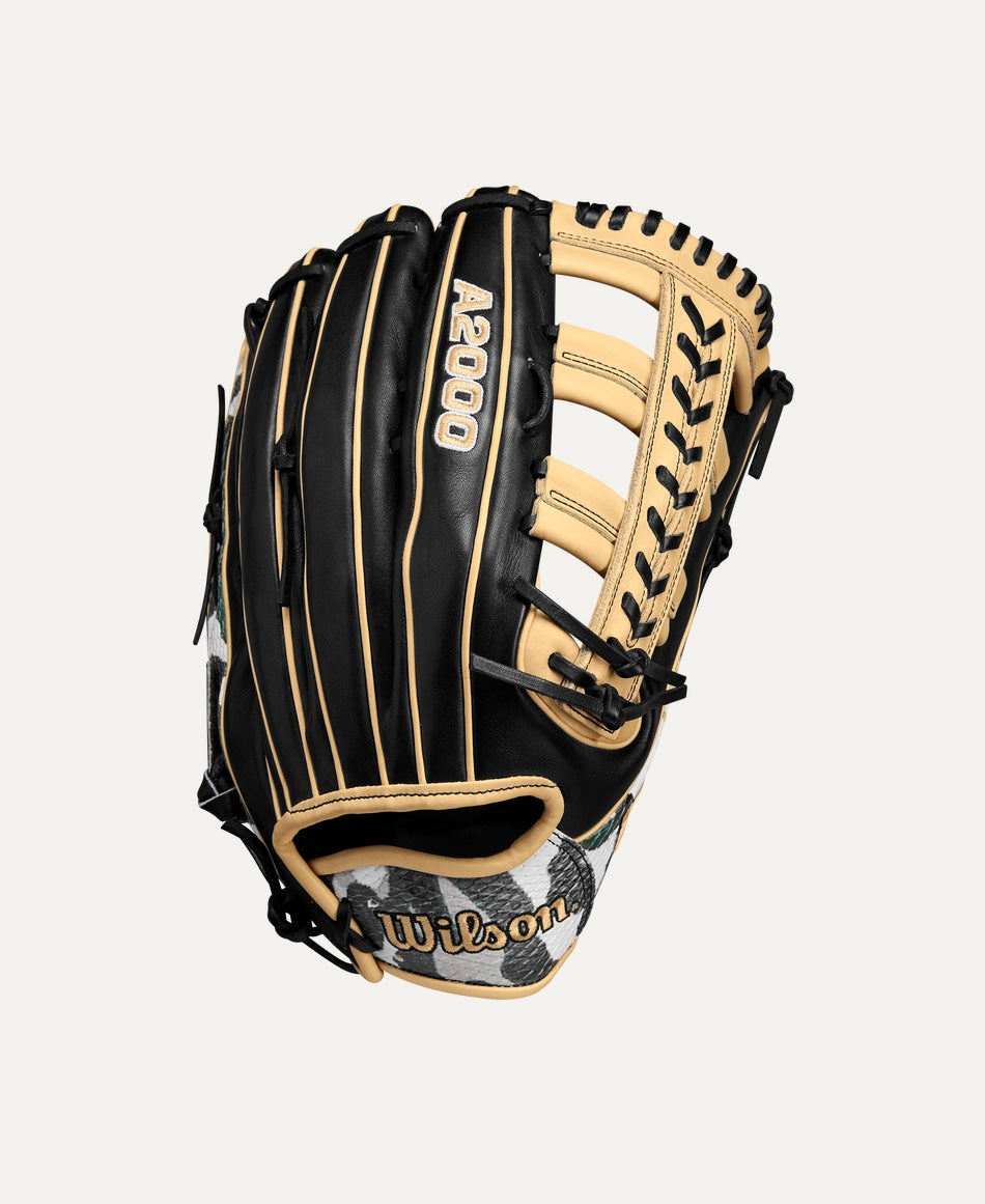 WILSON WINTER 2024 A2000® 1810 12.75” OUTFIELD BASEBALL GLOVE