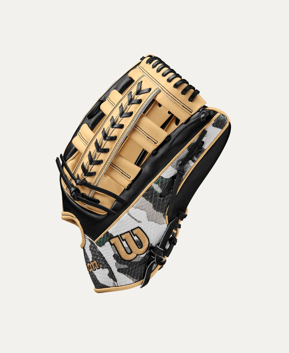 WILSON WINTER 2024 A2000® 1810 12.75” OUTFIELD BASEBALL GLOVE