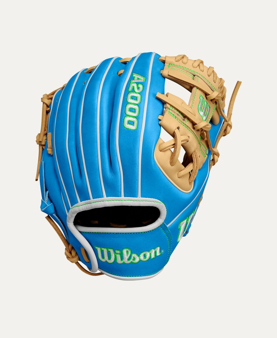WILSON WINTER 2024 A2000® PF11 11" INFIELD BASEBALL GLOVE