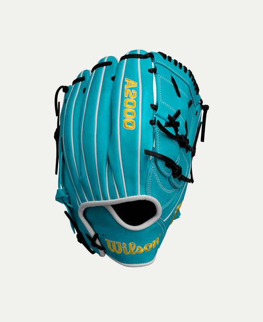 WILSON SPRING 2025 A2000® SA17 12" PITCHER'S BASEBALL GLOVE