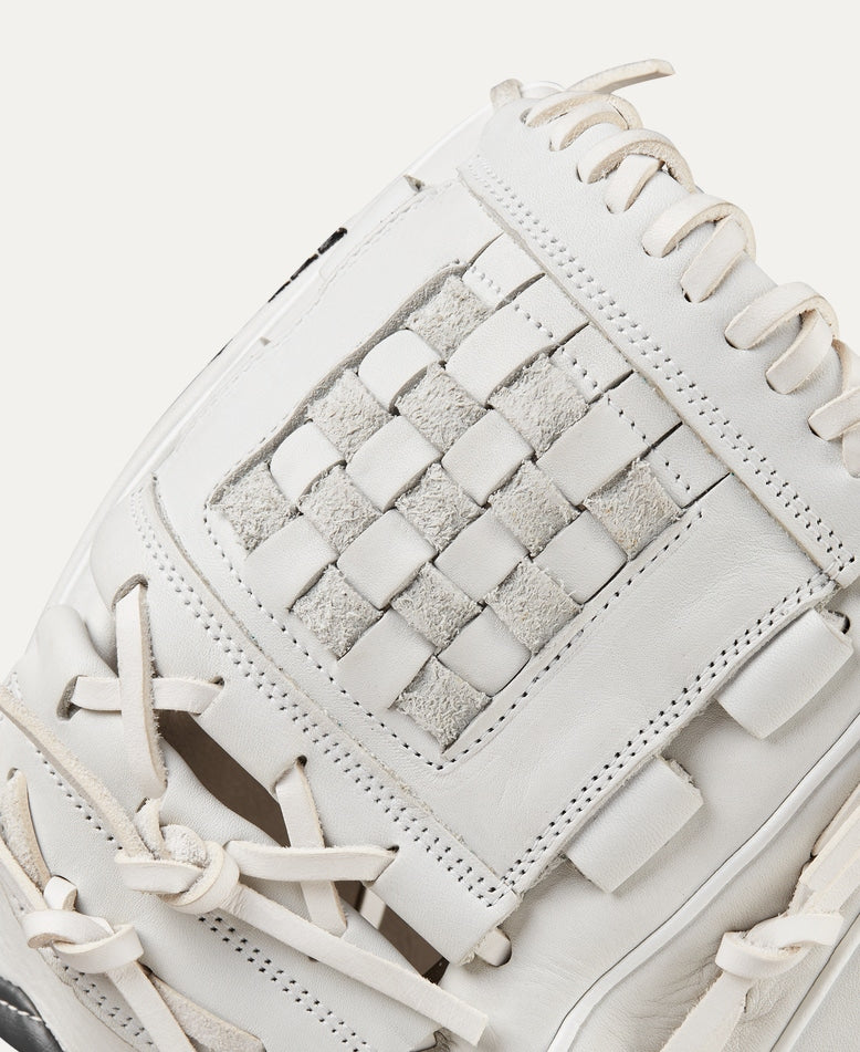 2024-2025 WILSON A1000® P12 PITCHER'S FASTPITCH SOFTBALL GLOVE