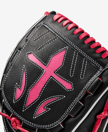 WILSON FALL 2024 A2K® B23 12” PITCHER'S BASEBALL GLOVE