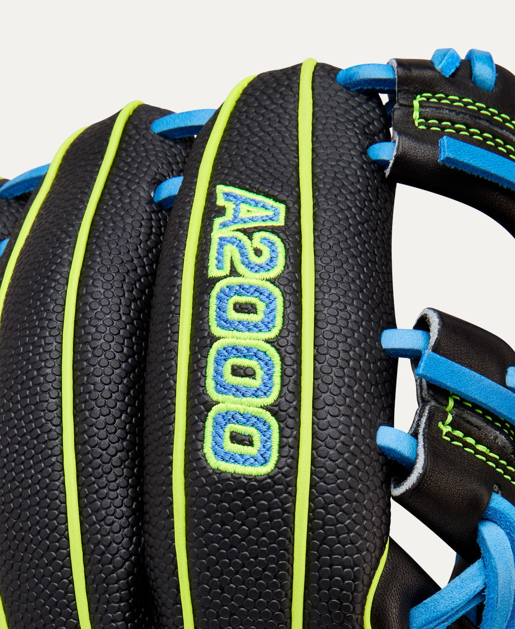 WILSON FALL 2025 A2000® PF88SS 11.25” INFIELD BASEBALL GLOVE