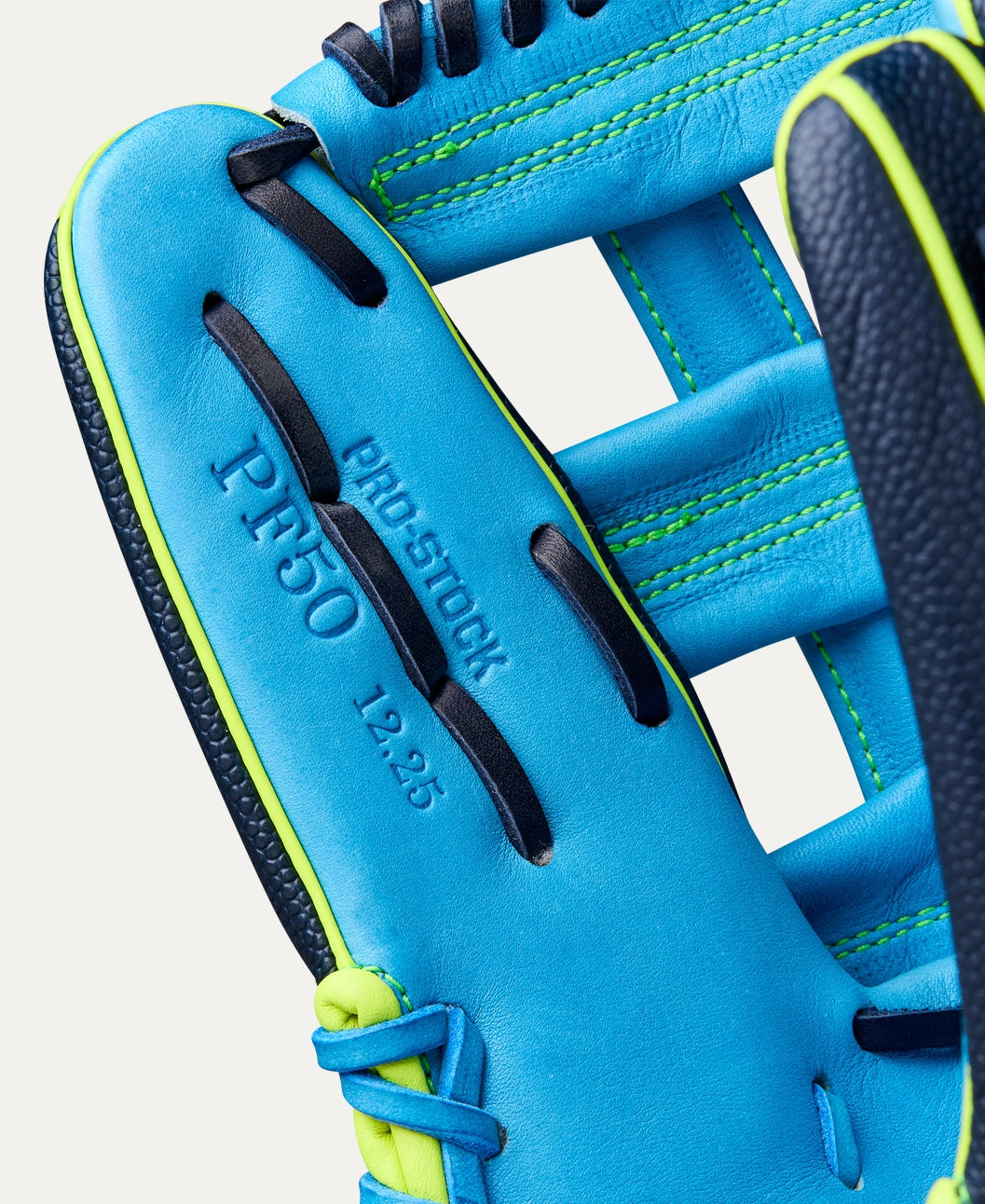 WILSON FALL 2025 A2000® PF50SS 12.25” OUTFIELD BASEBALL GLOVE