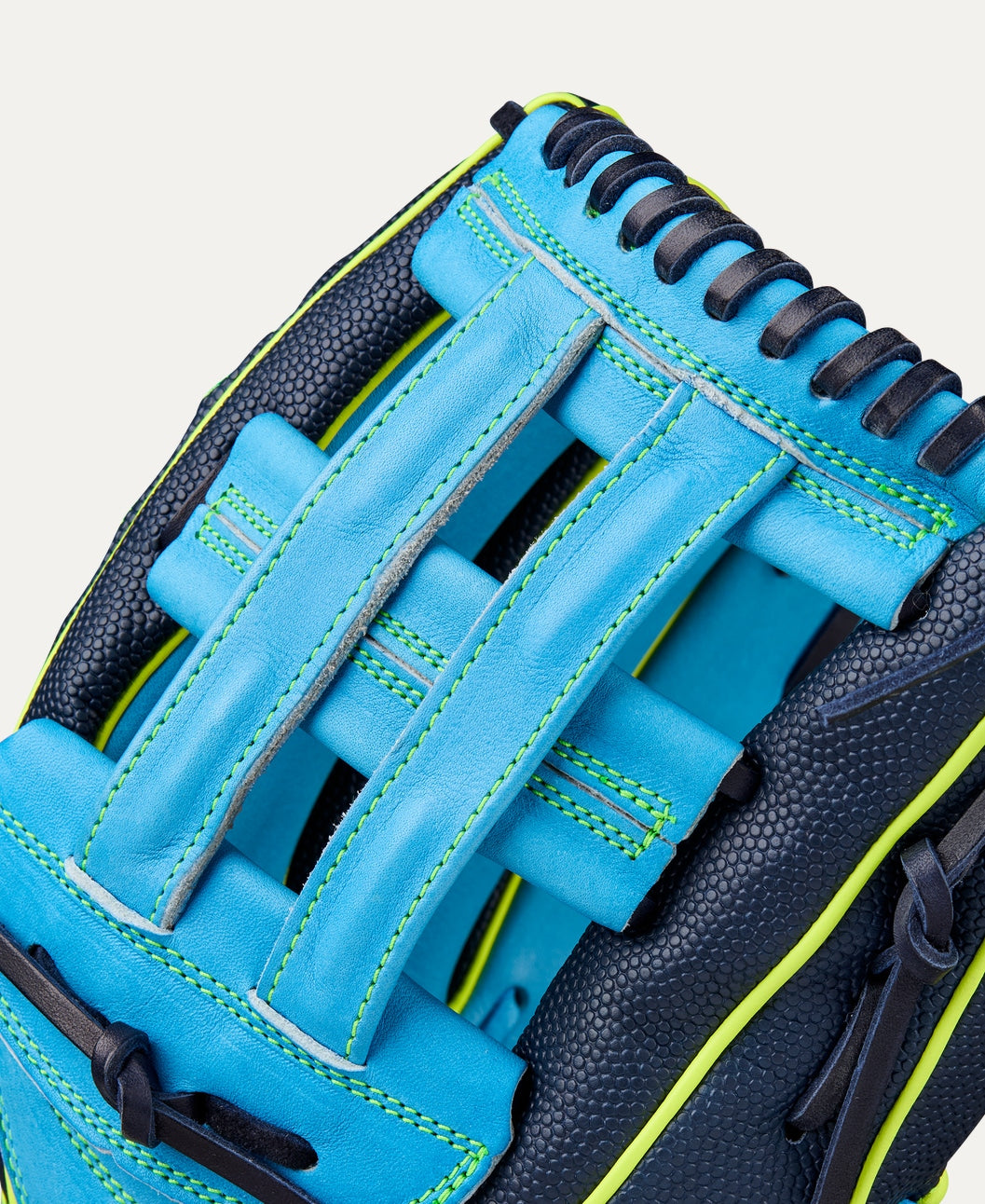 WILSON FALL 2025 A2000® PF50SS 12.25” OUTFIELD BASEBALL GLOVE