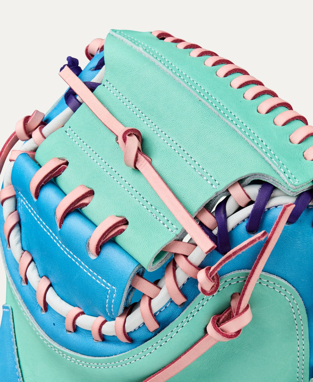 WILSON FALL 2025 A2K® 1734 34” BASEBALL CATCHER'S MITT
