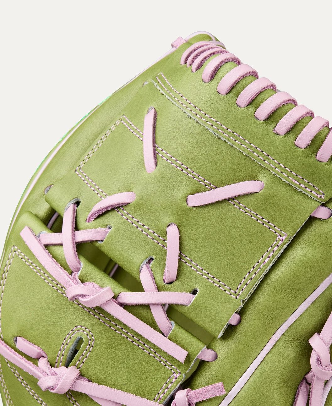 WILSON FALL 2025 A2000® MA14 12.25” PITCHER'S FASTPITCH SOFTBALL GLOVE