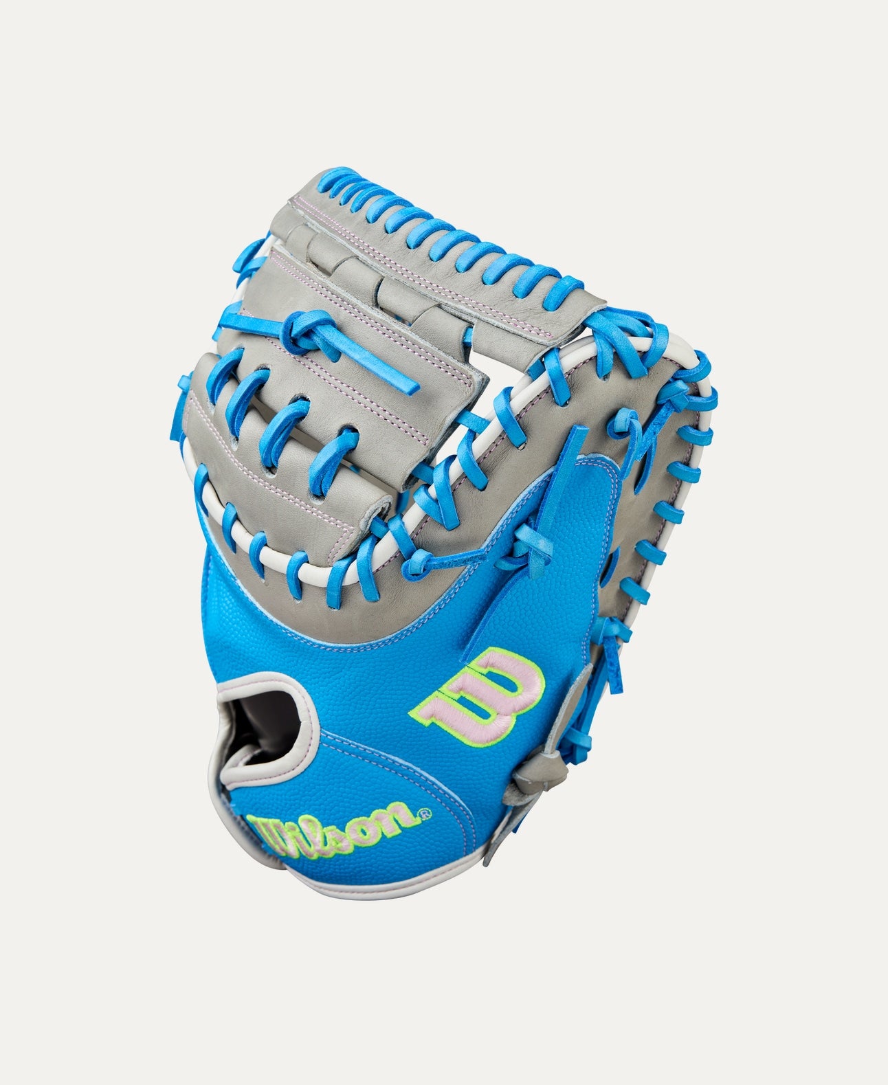 WILSON FALL 2025 A2000® FPCM23SS 34” FASTPITCH SOFTBALL CATCHER'S MITT