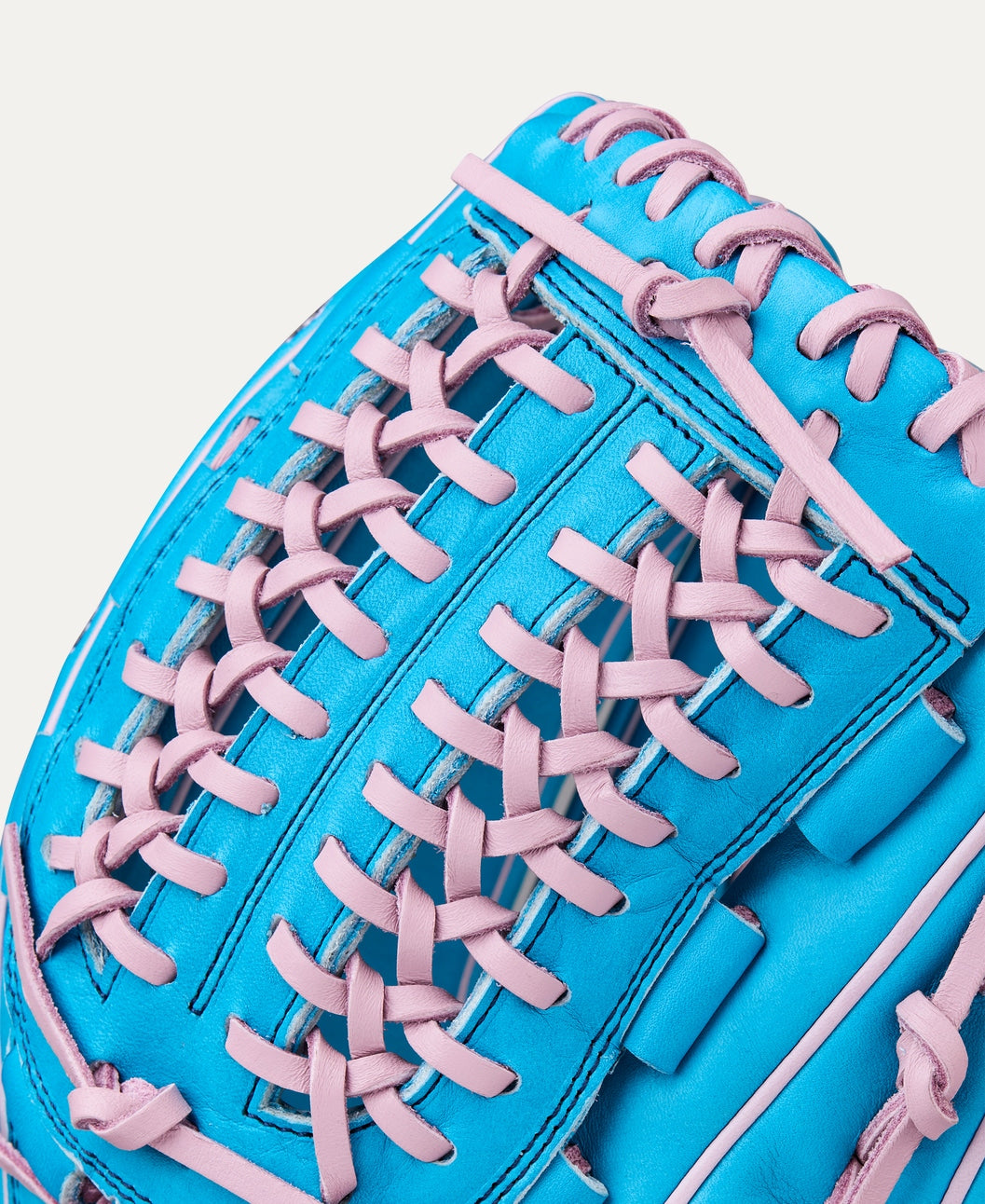 WILSON WINTER 2025 A2000® D25 12.25” PITCHER'S BASEBALL GLOVE