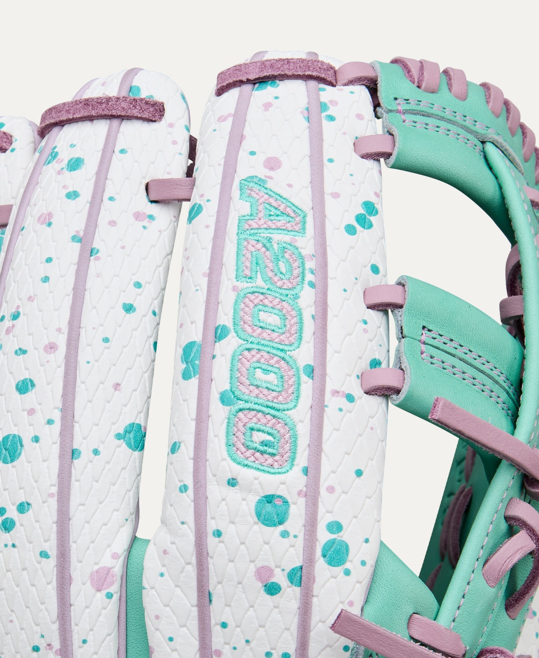 WILSON WINTER 2025 A2000® FP75SS 11.75” INFIELD FASTPITCH SOFTABLL GLOVE