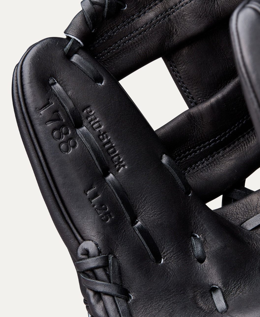 2026 A2000 CLASSICS SERIES 1788 11.25” INFIELD BASEBALL GLOVE