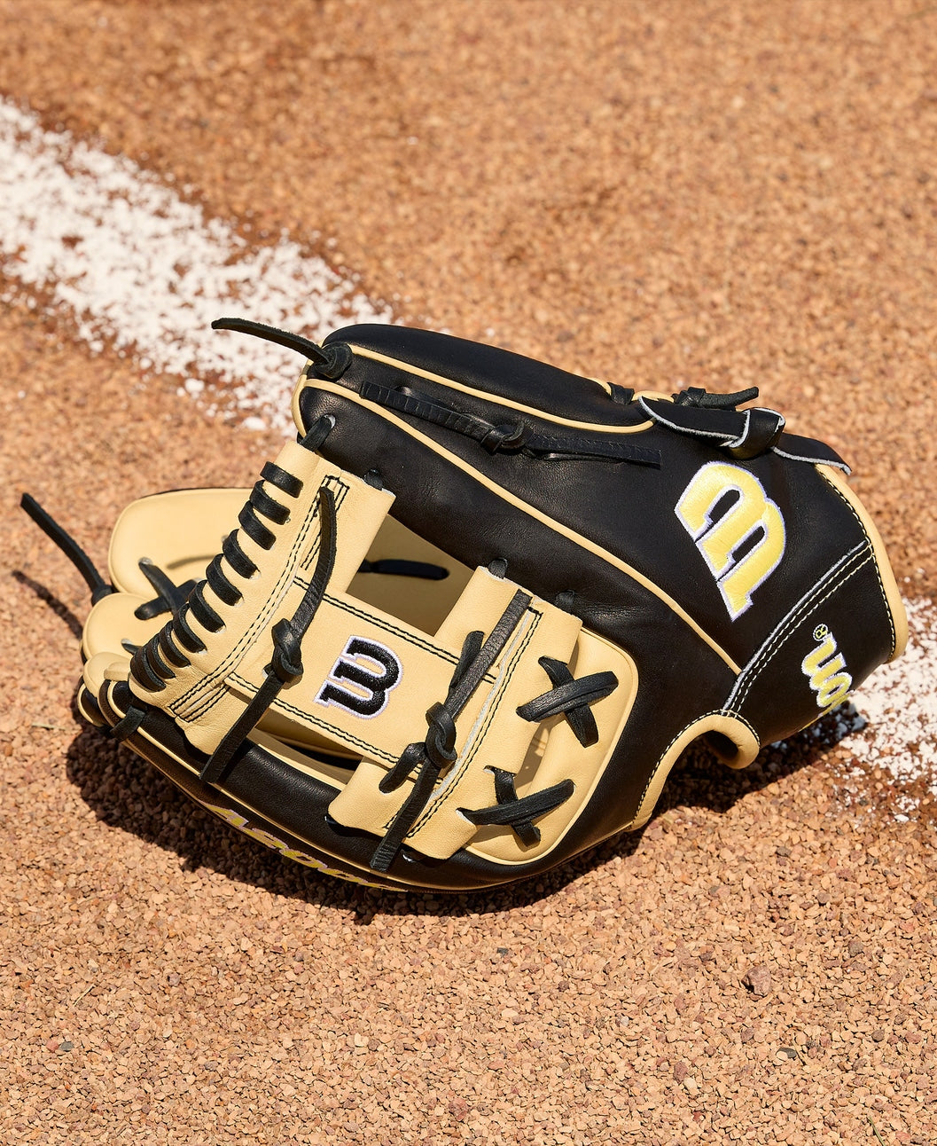 WILSON 2026 A2000® CLASSICS SERIES 1786 11.5” INFIELD BASEBALL GLOVES