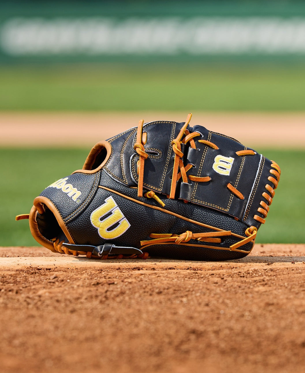 WILSON 2026 A2000® CLASSICS SERIES B125SS 12.5” PITCHER BASEBALL GLOVE