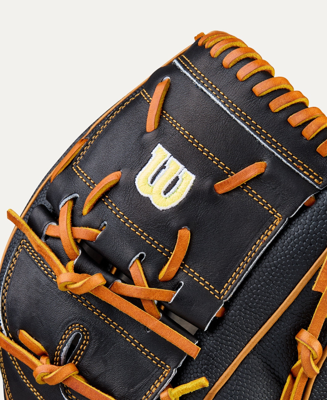 WILSON 2026 A2000® CLASSICS SERIES B125SS 12.5” PITCHER BASEBALL GLOVE