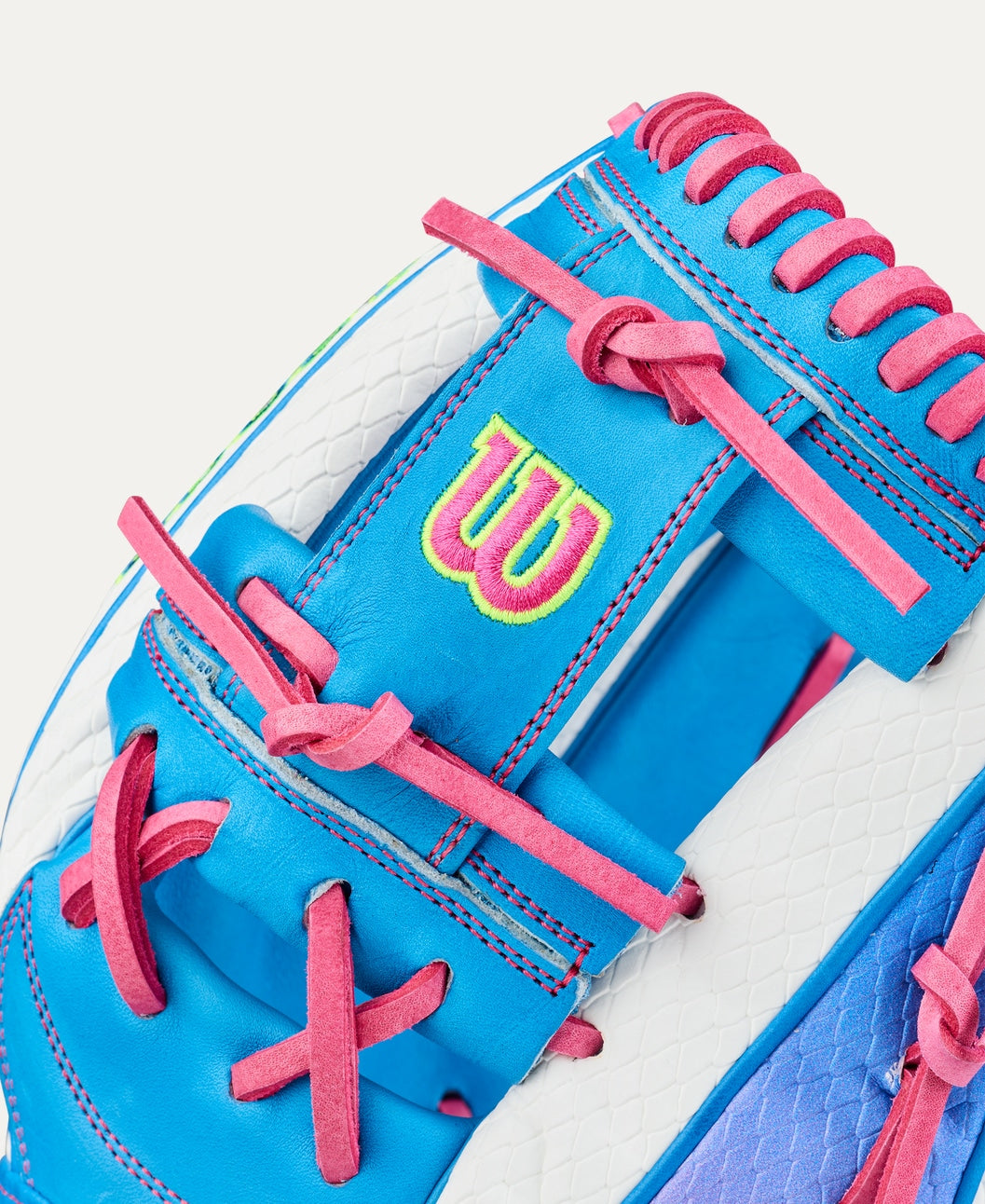 WILSON 2026 LOVE THE MOMENT™ A2000® H12 12” INFIELD FASTPITCH GLOVE