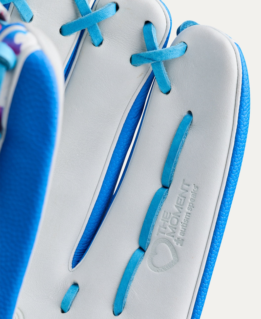 WILSON LOVE THE MOMENT™ A2000 T125 12.5" OUTFIELD FASTPITCH GLOVE